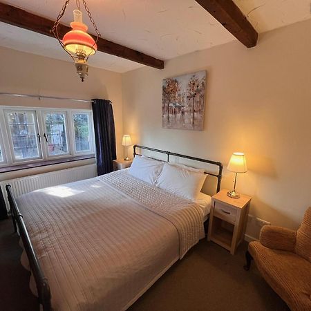Hunston Mill Self Catering Dog Stay For Free Chichester Esterno foto