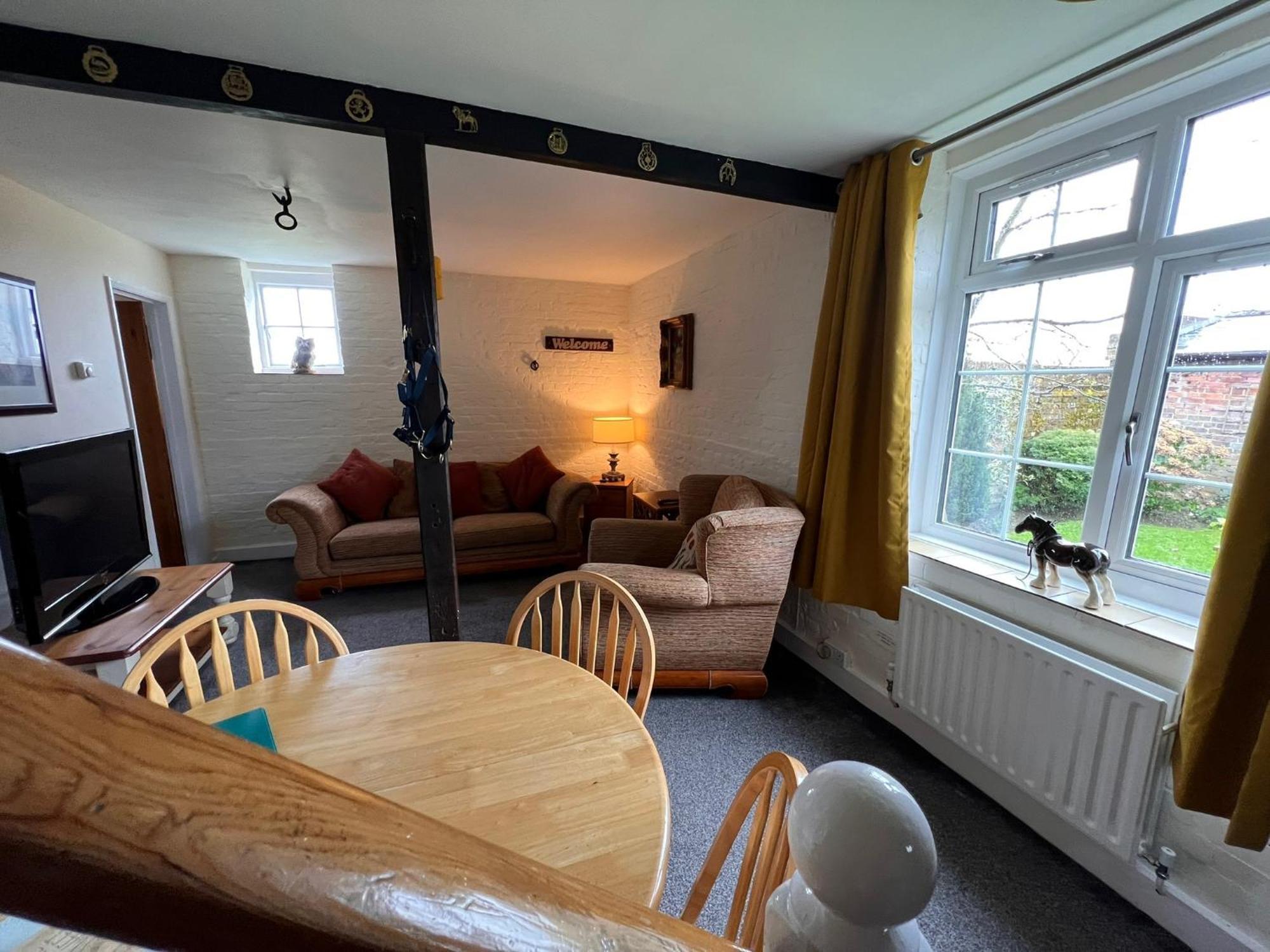 Hunston Mill Self Catering Dog Stay For Free Chichester Esterno foto