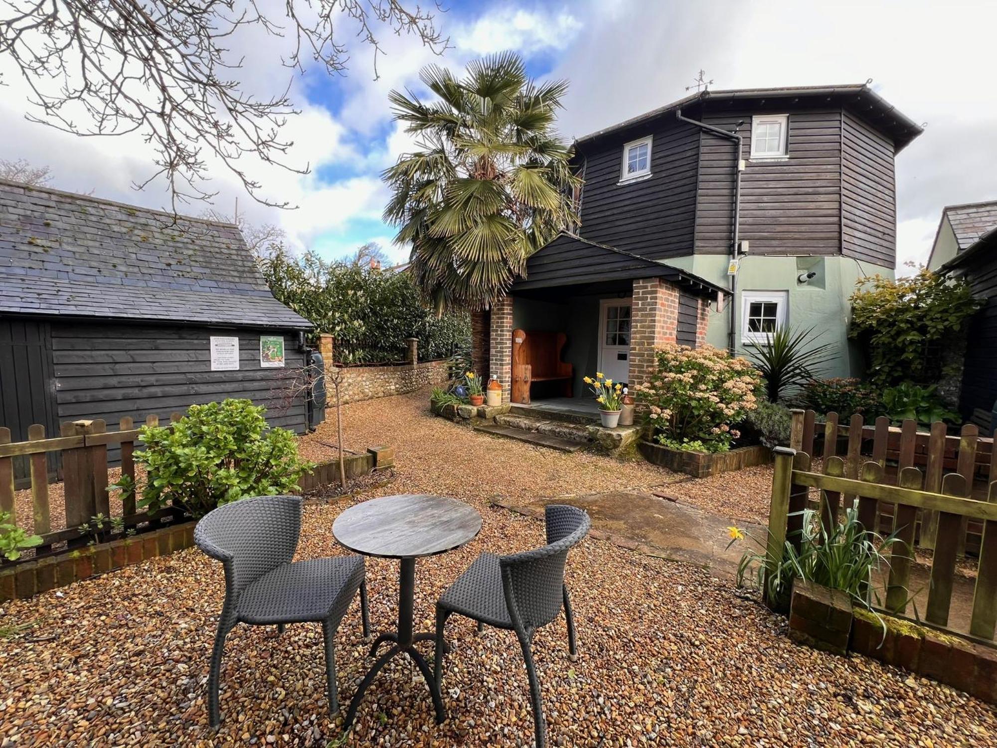 Hunston Mill Self Catering Dog Stay For Free Chichester Esterno foto