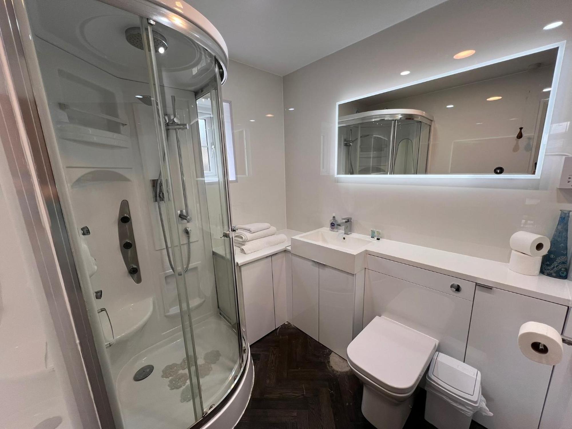 Hunston Mill Self Catering Dog Stay For Free Chichester Esterno foto