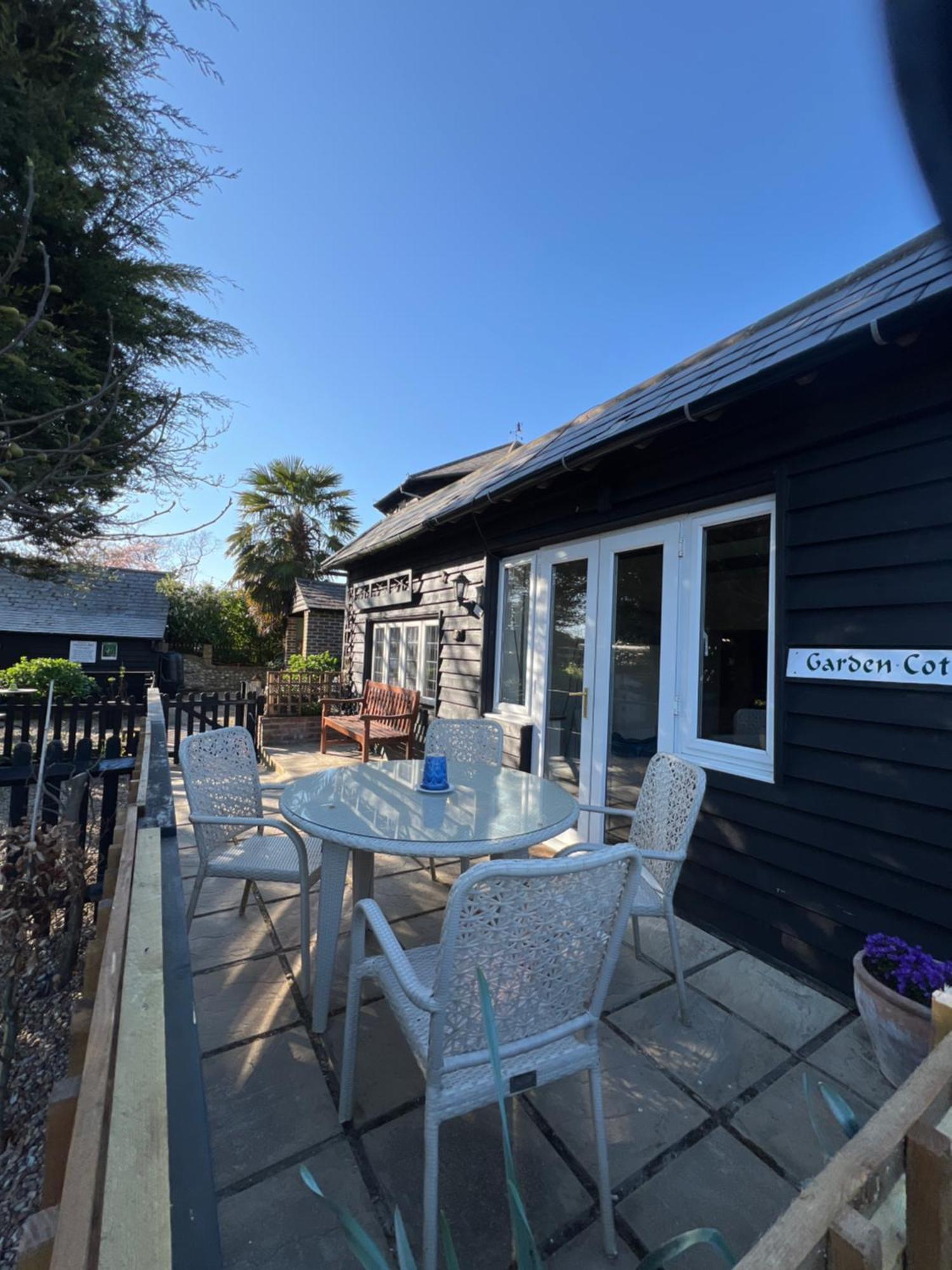 Hunston Mill Self Catering Dog Stay For Free Chichester Esterno foto