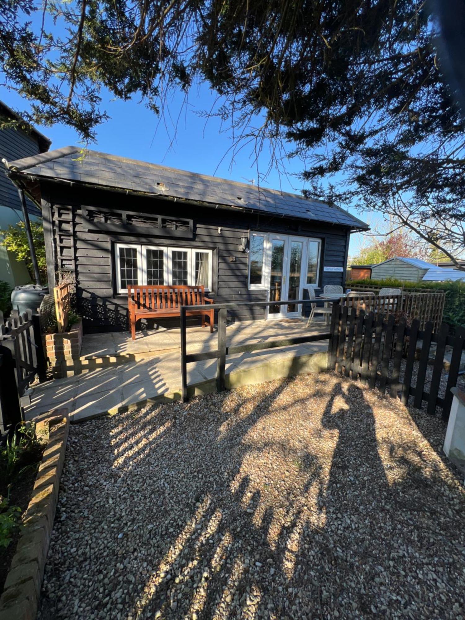 Hunston Mill Self Catering Dog Stay For Free Chichester Esterno foto