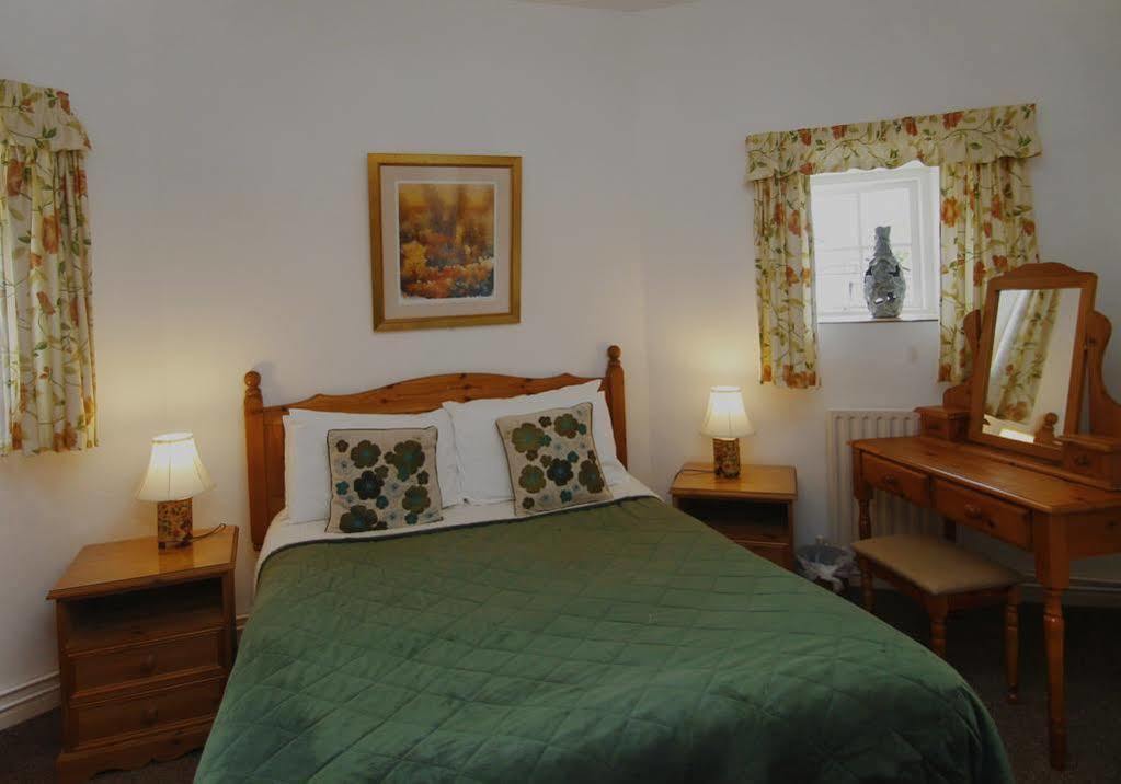 Hunston Mill Self Catering Dog Stay For Free Chichester Esterno foto