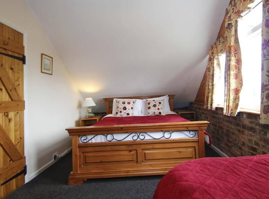 Hunston Mill Self Catering Dog Stay For Free Chichester Esterno foto